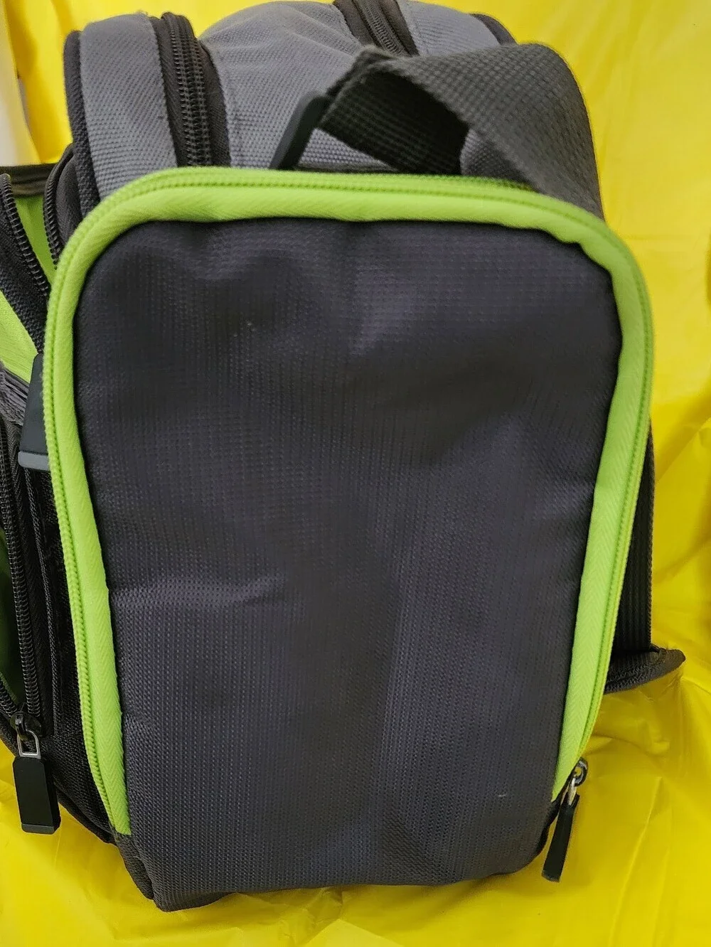 Eddie Bauer Duffle Bag Carrying Strap Insulated Bottle Holder Many Compartments.